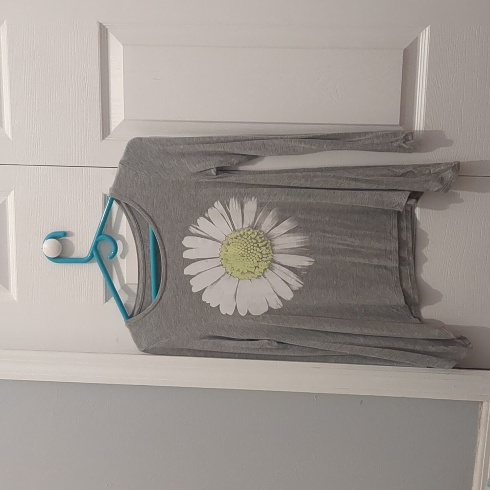 Mudd Girls Flowy Sunflower Long Sleeved Tee